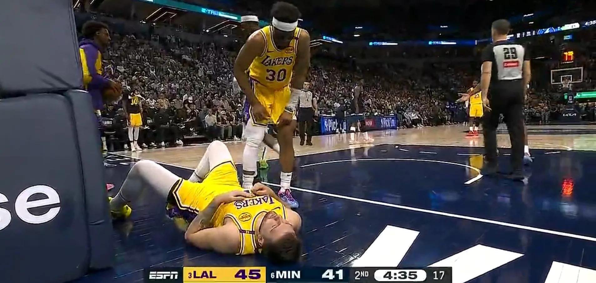 小牛惨败爵士,遭遇三连败 小牛惨败爵士,遭遇三连败