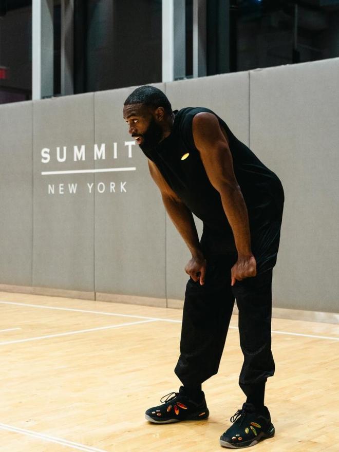 开云体育app-76人碾压凯尔特人B队，杰伦·布朗高光表现的简单介绍