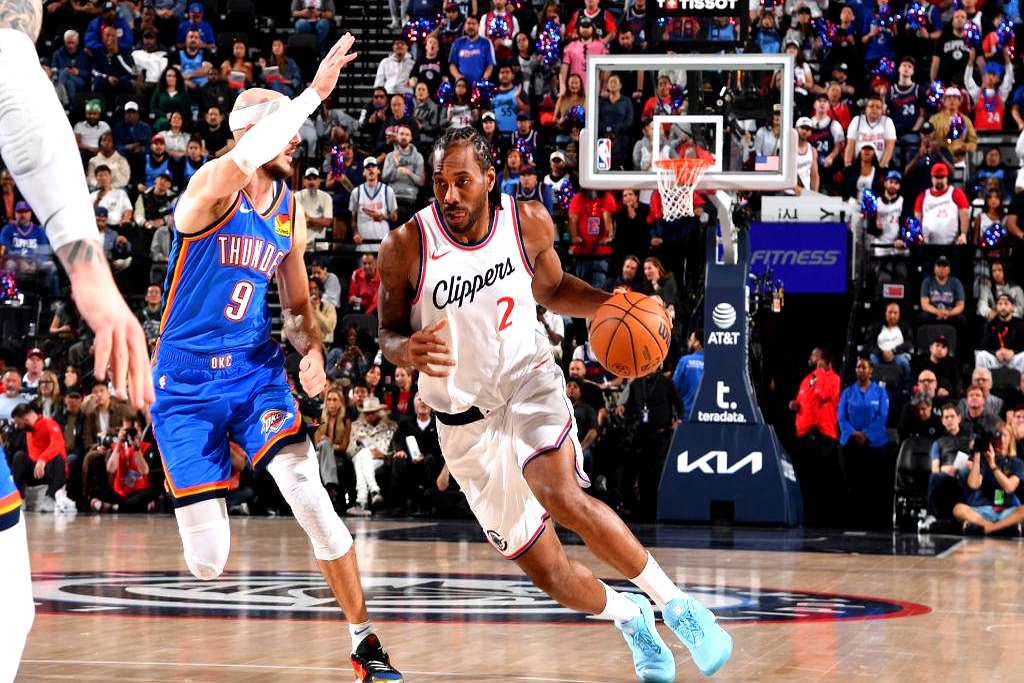 开云体育app-包含猛龙客场击败雷霆，伦纳德三分球稳定20+得分的词条