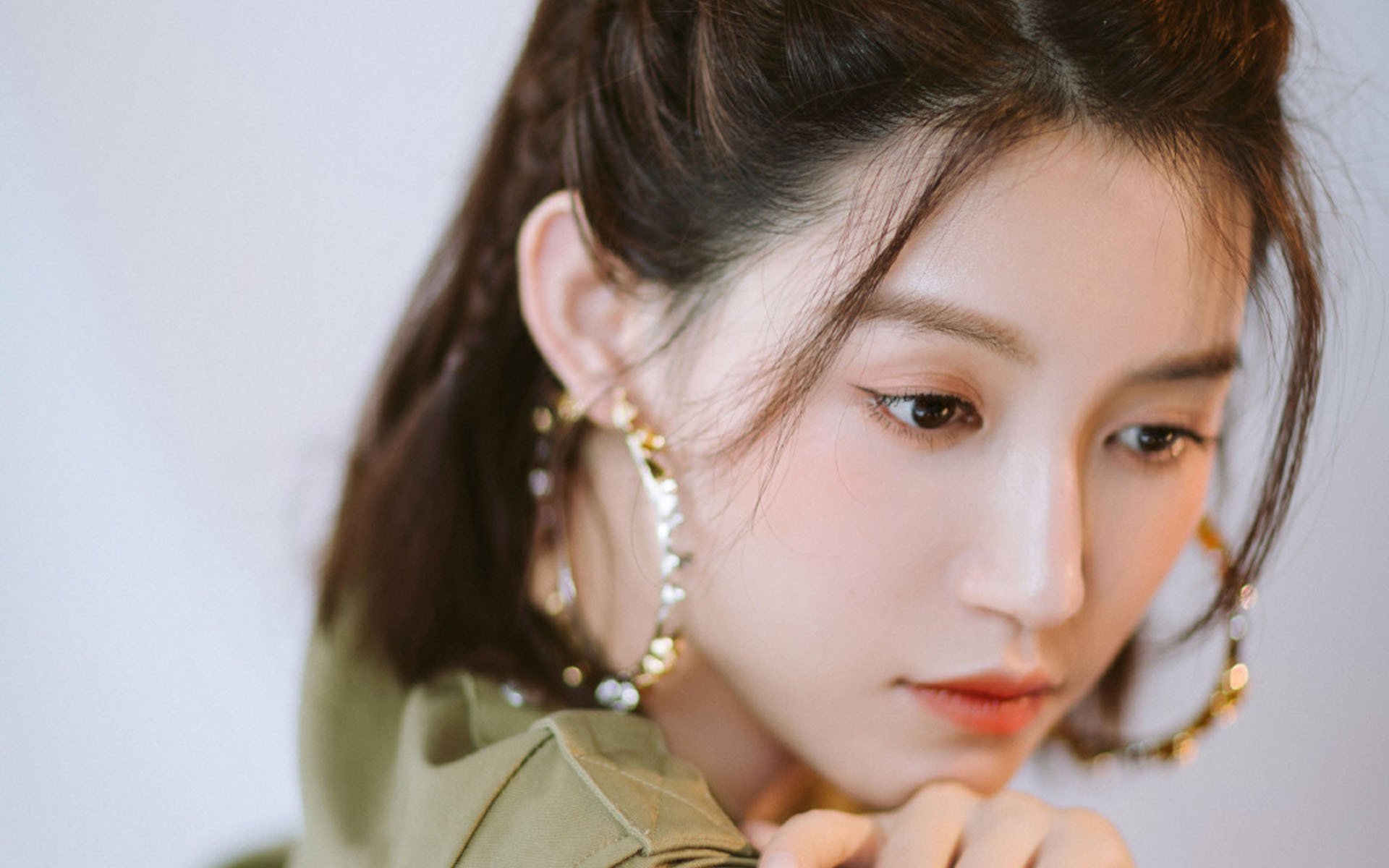 东方公牛拱翻绿军巨塔,拉文47分主宰西决生死夜