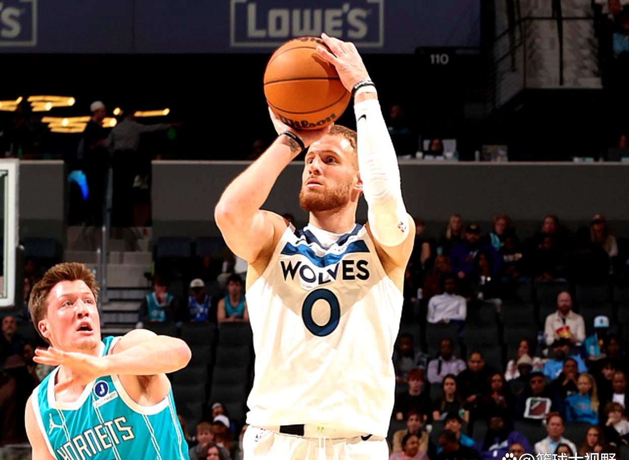 开云官网-黄蜂击溃浙江队，戈贝尔惊艳四座