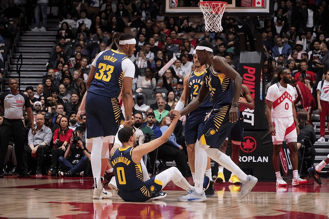 尼克斯正面击溃猛龙,哈利伯顿扛起全队 尼克斯正面击溃猛龙,哈利伯顿扛起全队